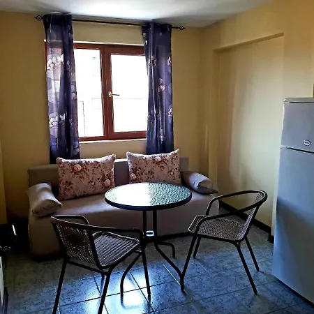 Apartamento милани *
