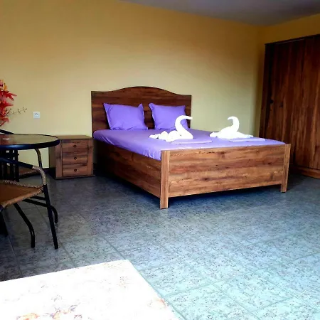 милани Apartment Nessebar